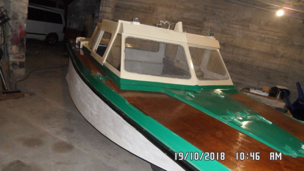 катер ТРИТОН 6.9 метров-дизель