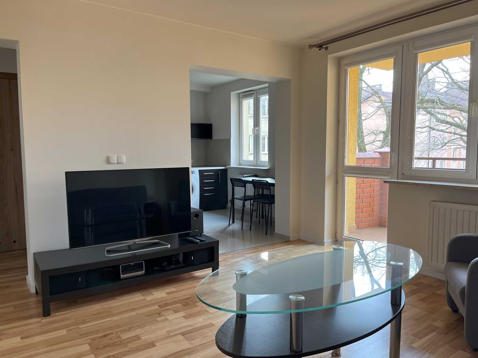 Wynajmę nowoczesne 2-pokojowe mieszkanie z balkonem i piwnicą (48 m²) – Kraków, Złocień, ul. Malachitowa