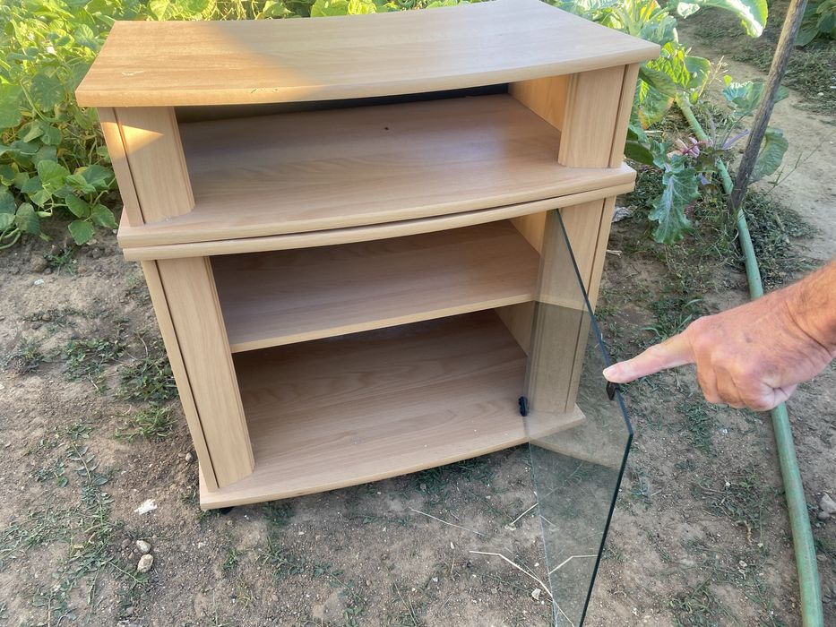 Movel de Sala  com porta de vidro