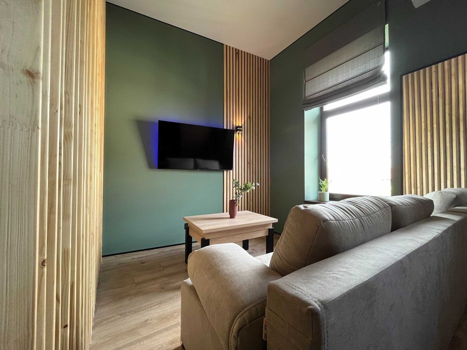 Подобова оренда біля Форуму(з 1 березня)