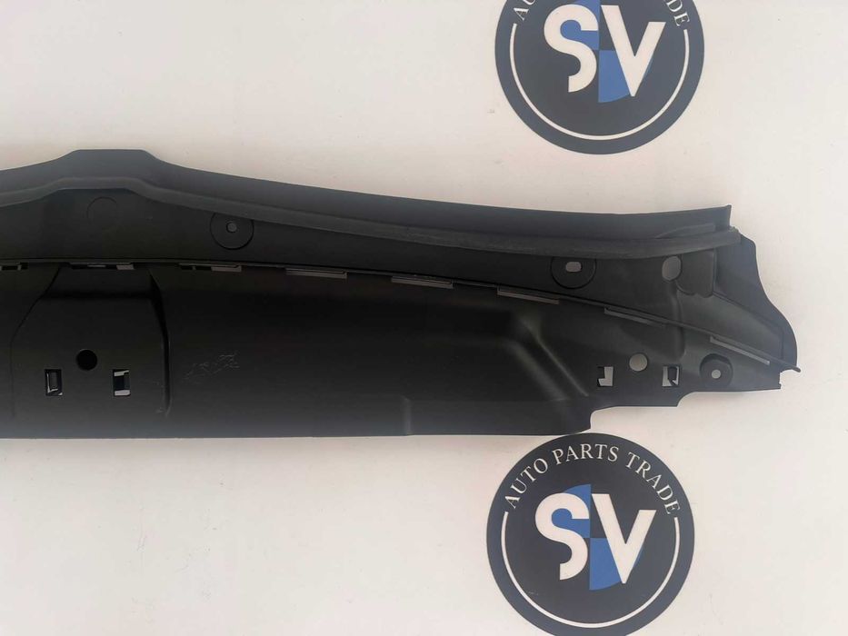 Накладка радіатора BMW 3 G20 G21 верхній центральний щиток 51767461970