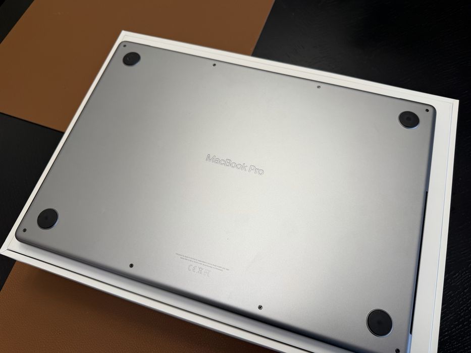 Sprzedam MacBook Pro 16” M1 Max 64GB RAM / 2TB SSD