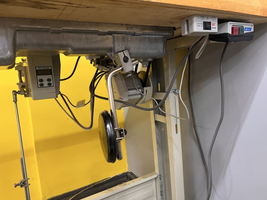 Прямострочка Оверлок швейна машинка BRUSE JACK SIRUBA