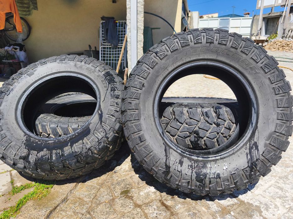 Vendo os 4 pneus 245-75 R16 tracMax X-Privilo M/T  com menos de 10.000km feitos