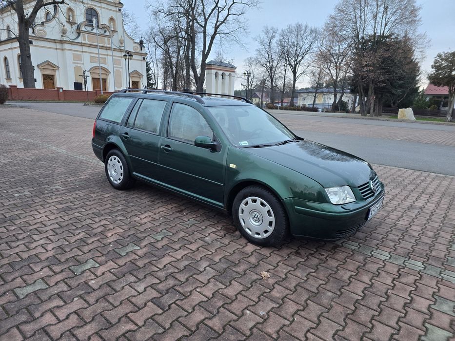 VW Bora KOMBI 2,3 V5 LPG ładny stan opłaty 2026r