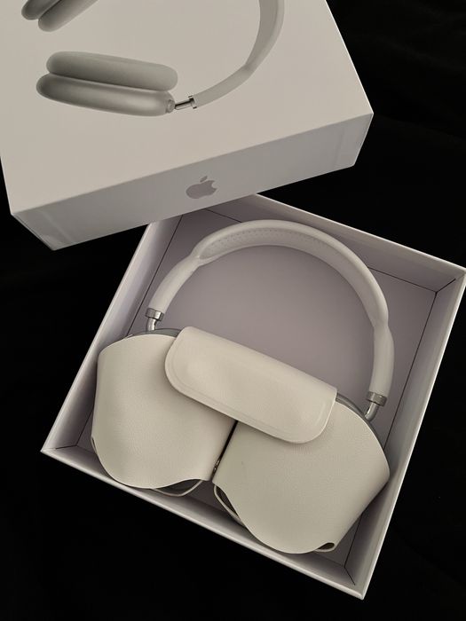 Продаю AirPods Max