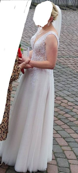 Suknia ślubna brokatowa