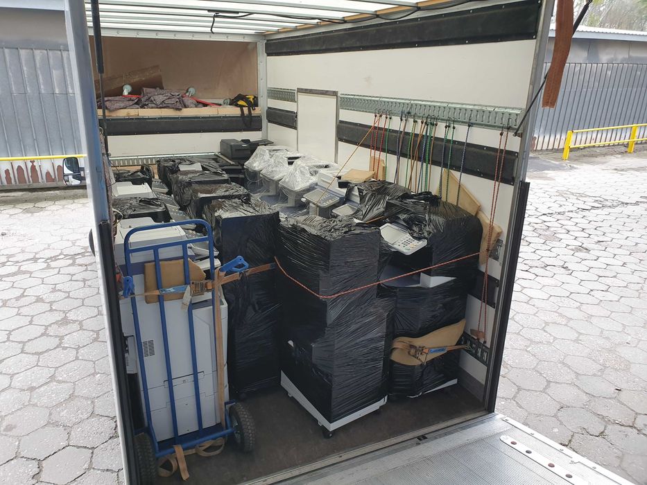 Przeprowadzki Warsazawa24/7 Transport bagażówka samochody z windą 24/7