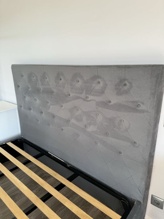 Cama com estrado elevatorio
