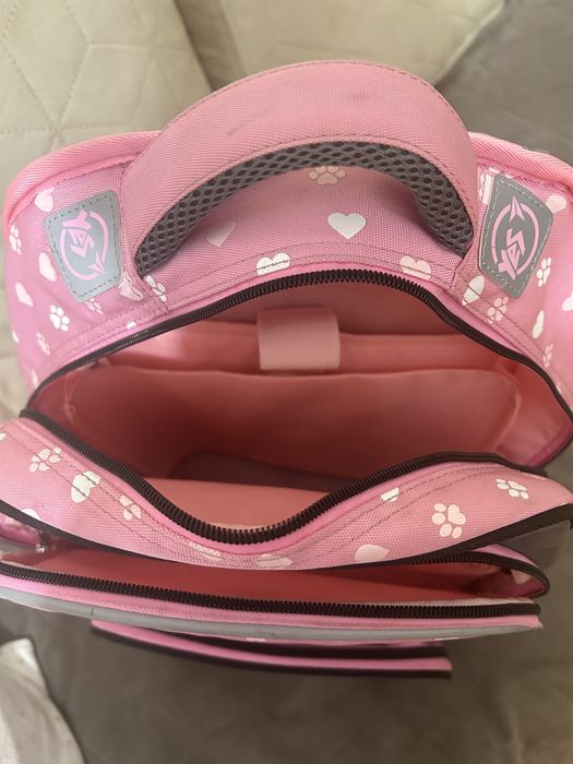 Шкільний ранець для початкових класів