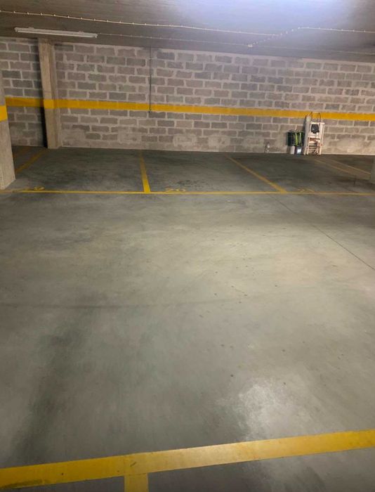 Lugares de Estacionamento – Porto Salvo | Arrendamento