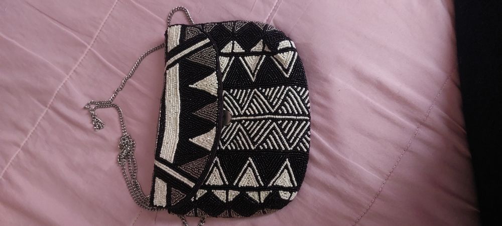 Mala pequena Pull Bear