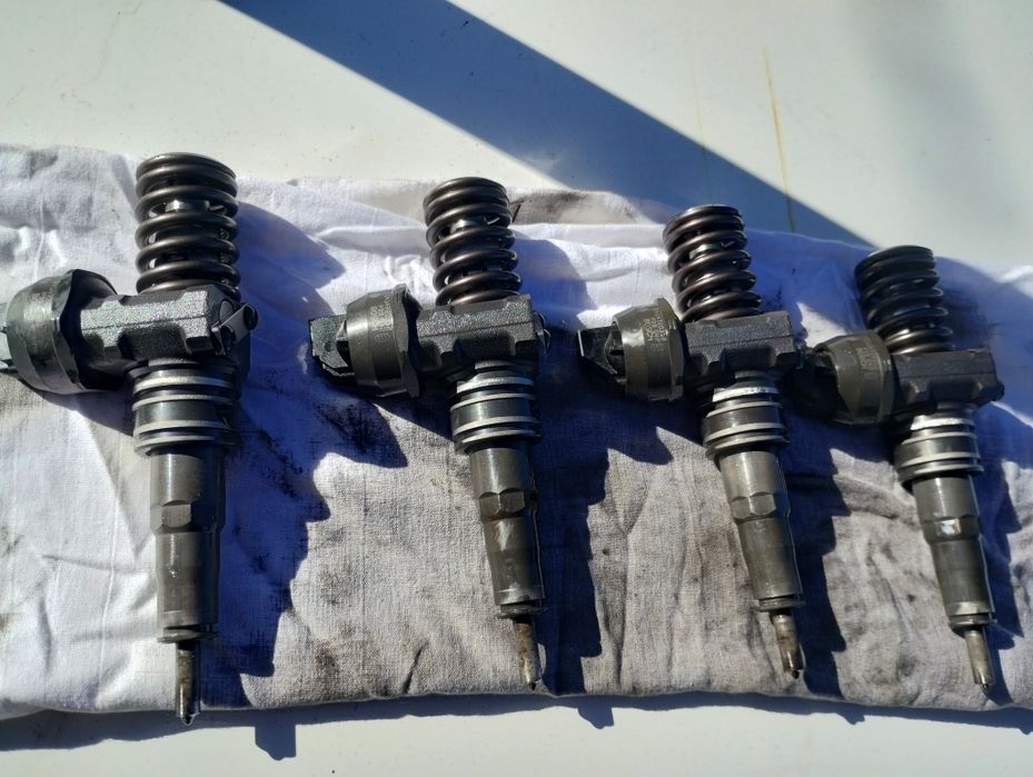 Продам форсунки до volkswagen skoda audi 2.0 дизель в хорошому стані