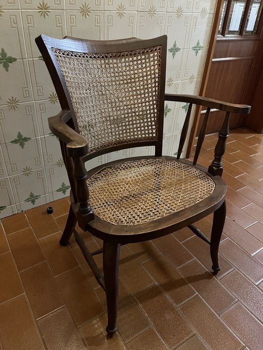 Cadeira vime antiga