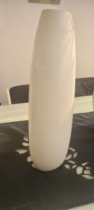 Wazon dekoracyjny biały