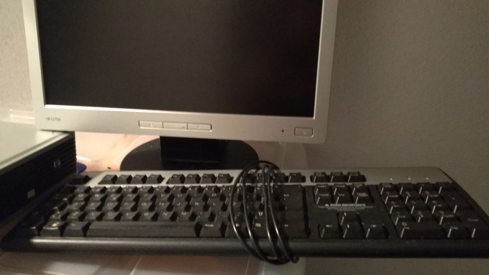 HP computer with monitor64730105036417123