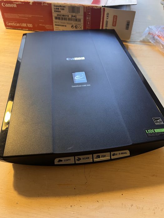 Scanner Canon CanoScan LIDE 100