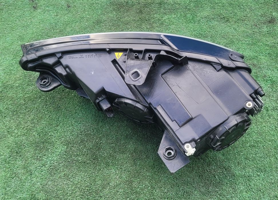 Farol/Ótica direita Audi A3 8V LED Bi Xénon