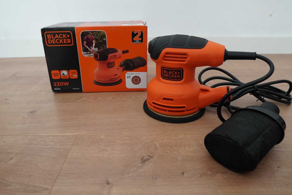 Lixadora Black & Decker – 230W / 14.000 rpm + Lixas