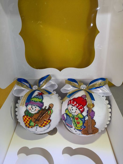 Іграшки новорічні вишиті
