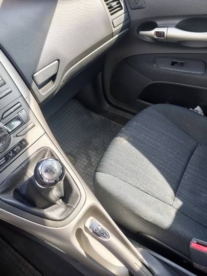 Toyota auris I 2008r