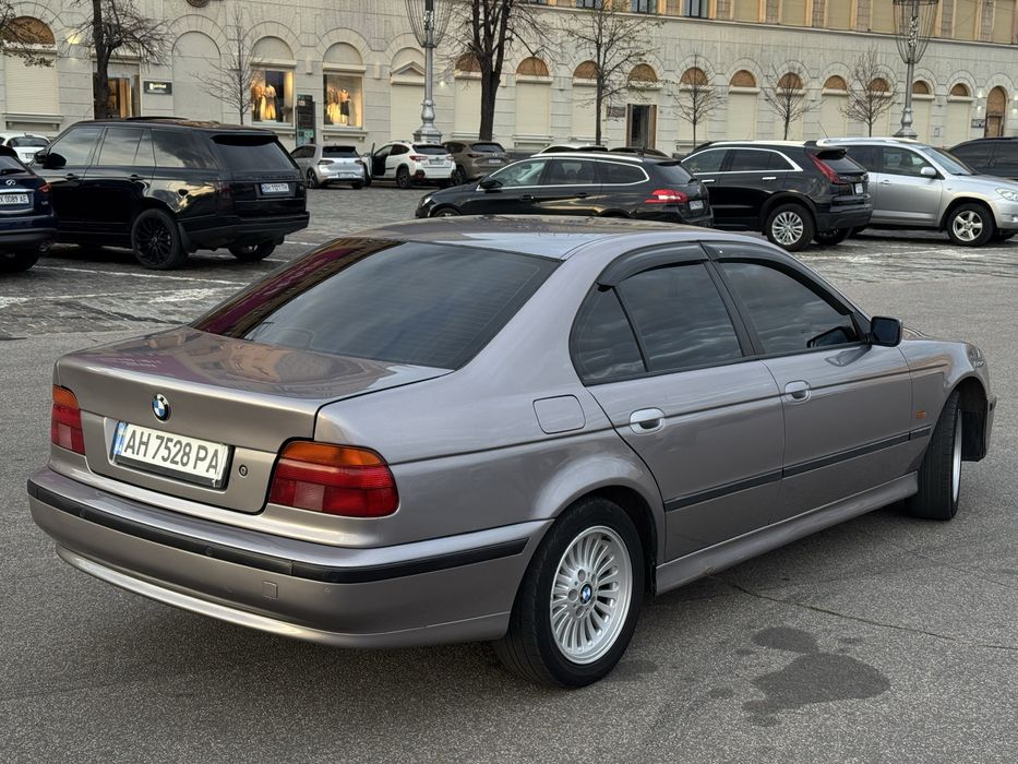 BMW e39 520i