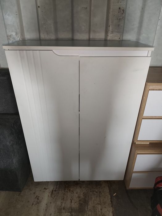 Продам   шкафчик