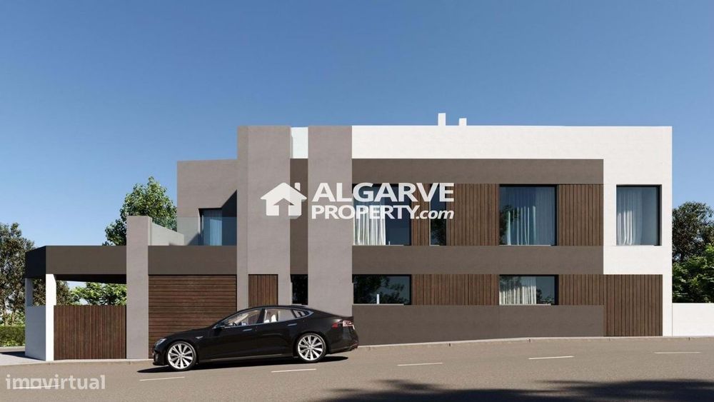 Moradia Geminada V4 com Piscina e Cave nas Gambelas, Faro