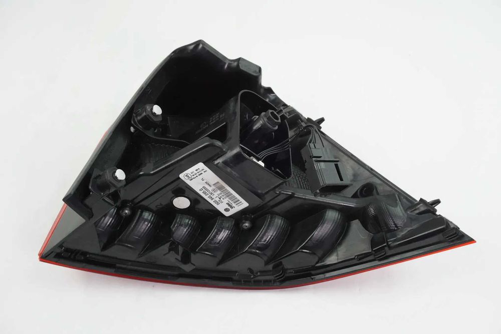 Lampa lewa tylna Volkswagen Golf VII