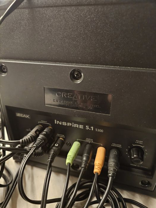 Colunas 5.1 Creative T5300 - em bom estado