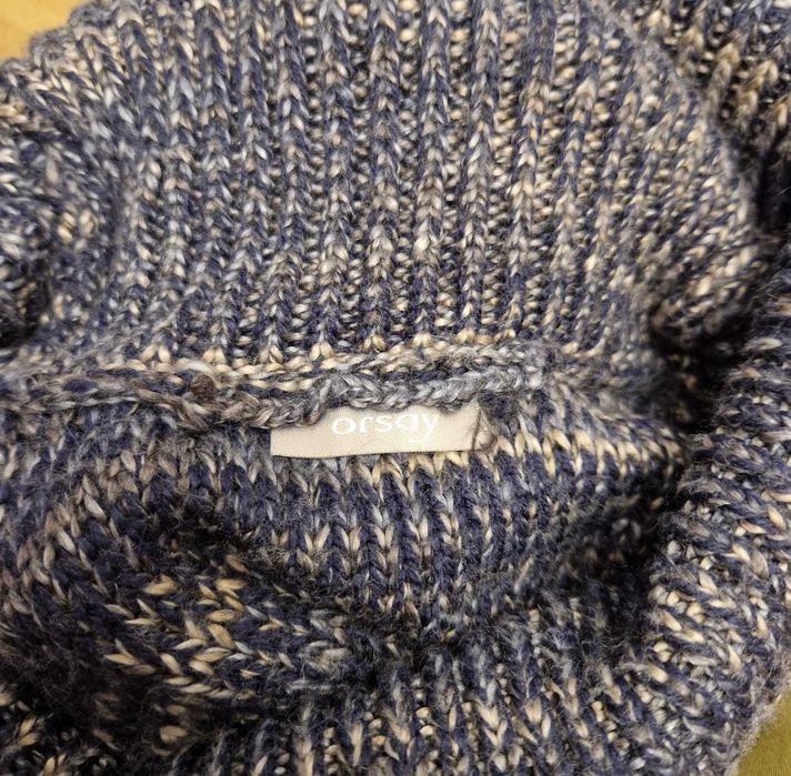 Dlugi,cieply sweter z golfem