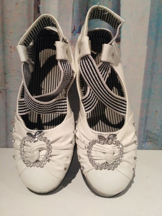 Białe półbuty dziewczęce rozmiar 33