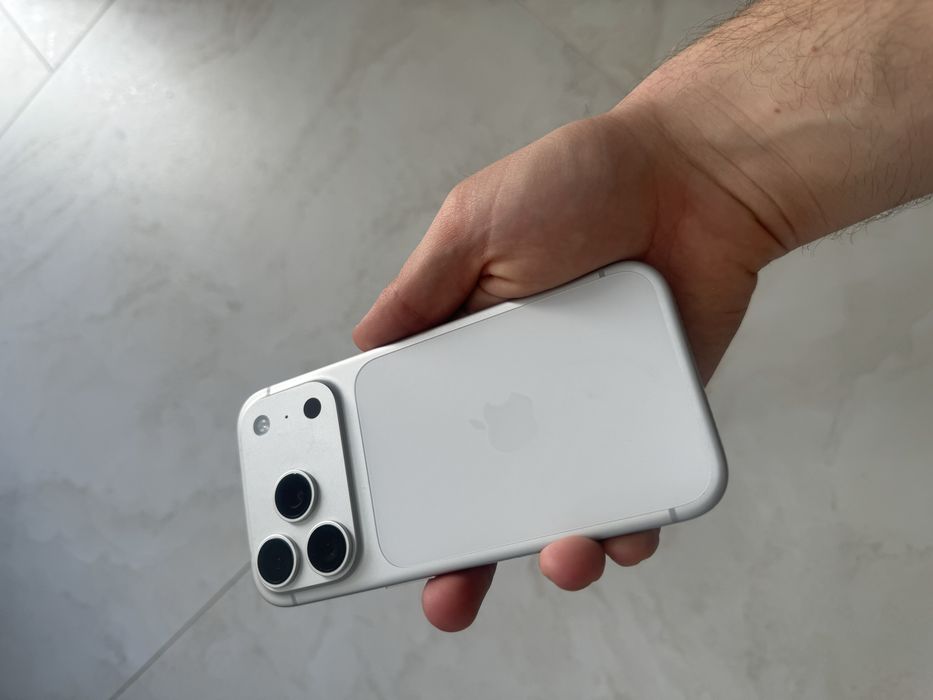 IPhone 17 pro silver ідеал ICLOUD LOCK