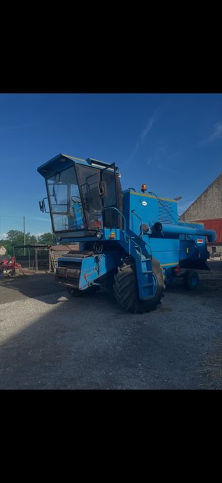Kombajn zbożowy Bizon Z56