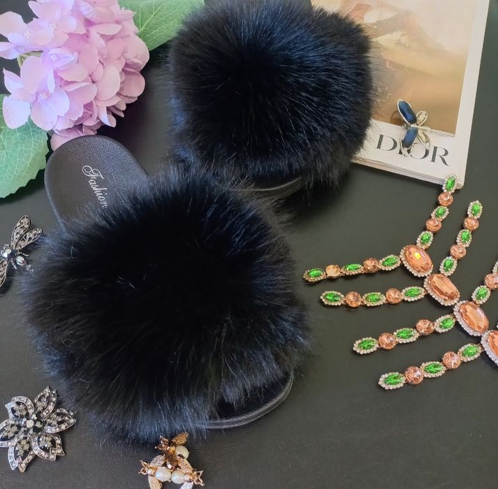 Меховие шльопки для дому та вулиці