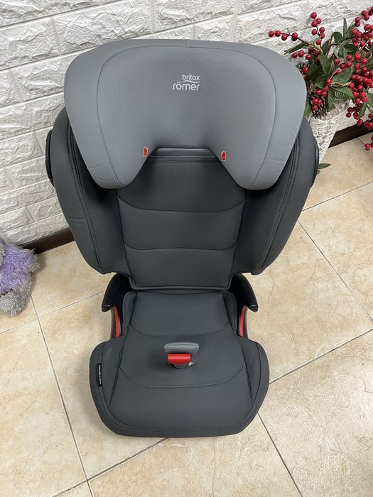 Автокрісло BRITAX ROMER KIDFIX 3 M Група 2/3 (15-36кг) бустер