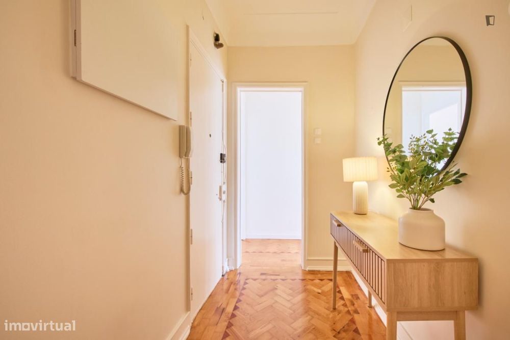 Quarto - localizado em Arroios Lisbon