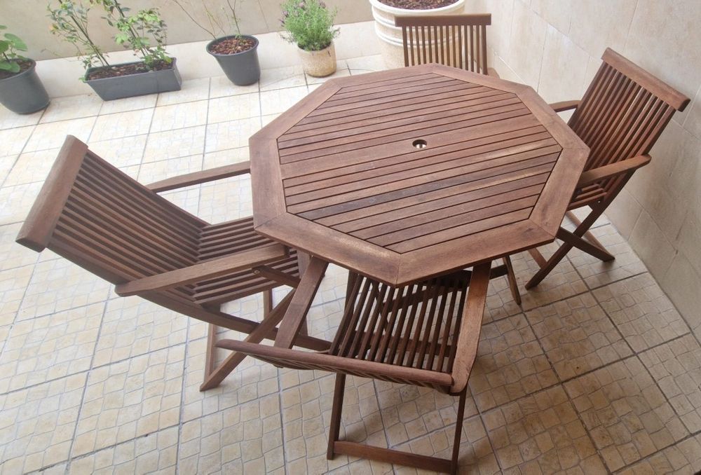 Conjunto 1 Mesa Acácia OCTOGONAL + 4 Cadeiras Acácia c/ Braços