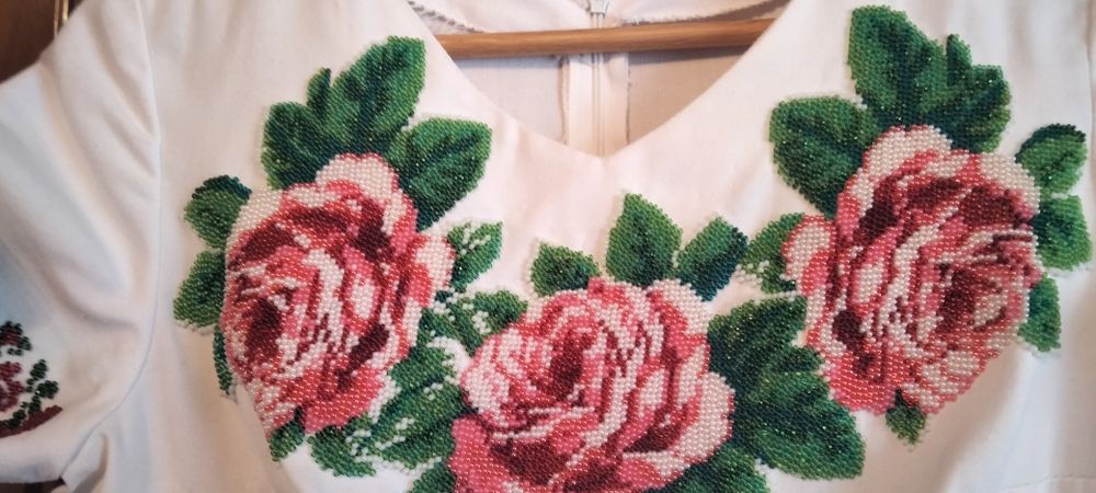 Вишивка, вишите бісером плаття