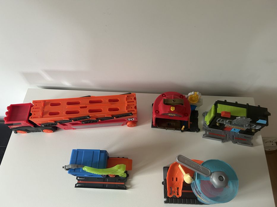 Hot Wheels - zestaw 5 zabawek