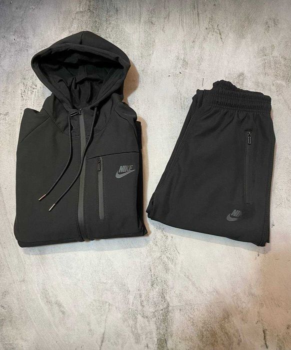 Теплий спортивний чоловічий костюм SoftShell
