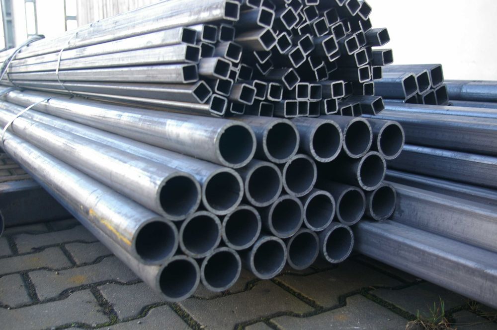 Profile zamknięte, stalowe RURY, słupy, słupki, konstrukcje stalowe