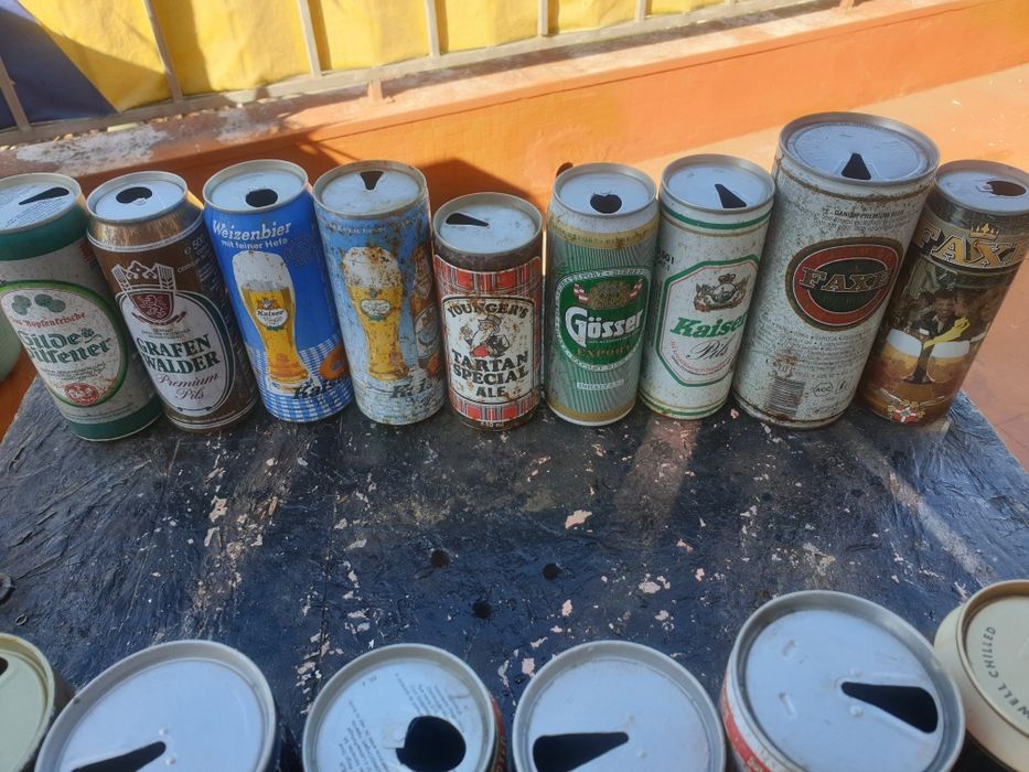 Latas antigas de cerveja