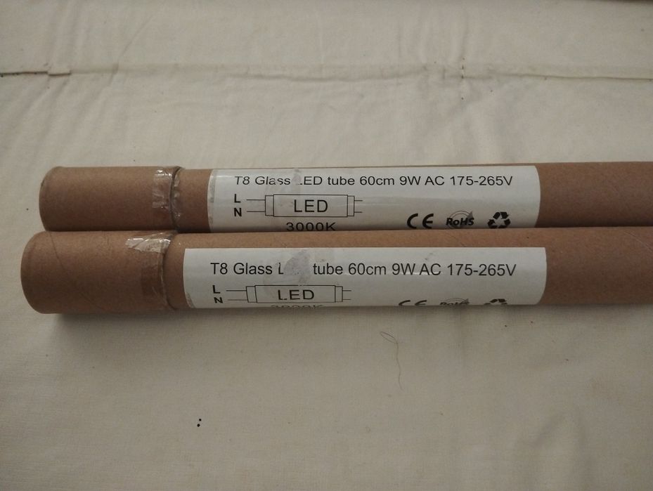 Lâmpada T8 60cm 9W 3000k e armadura