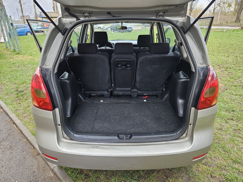Toyota Corolla Verso 2002 рік 2.0 дизель для військових