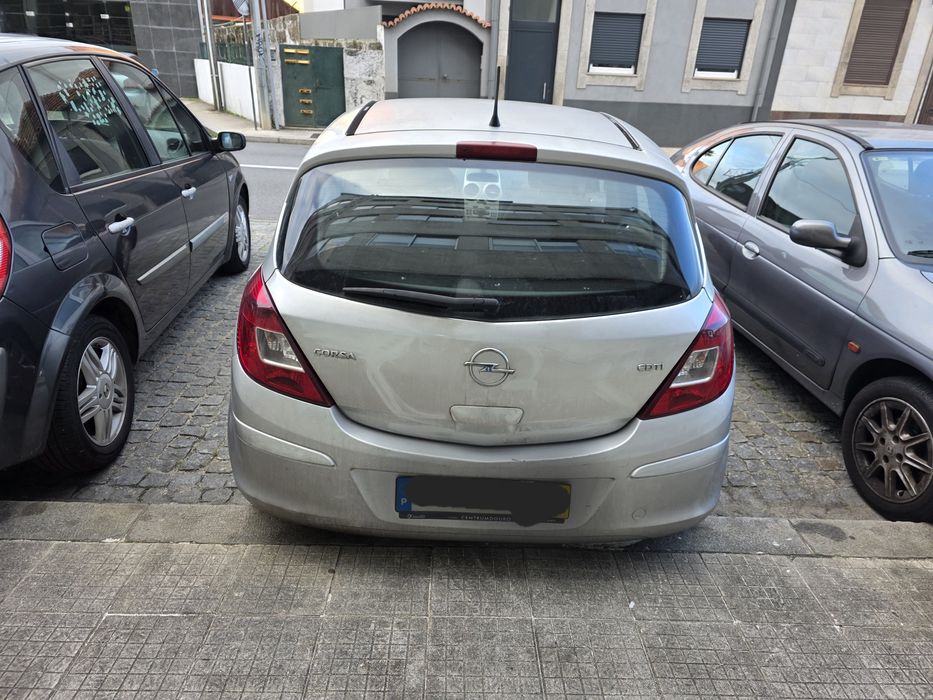 Corsa d 1 3 cdti avariado