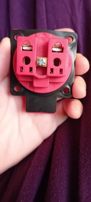 Vendo ou troco tomada electrica