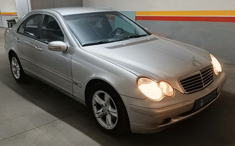 Mercedes-Benz C 200 — fotografia 2