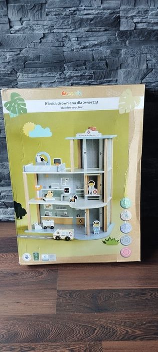 Drewniana klinika dla zwierząt elefun