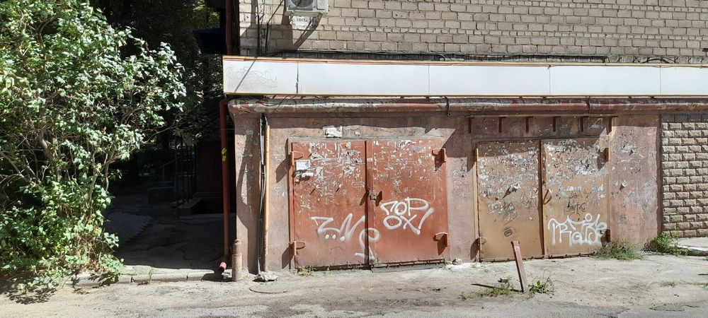 Продажа нежилого помещения.Победы-65